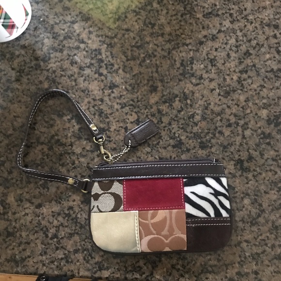 Coach wristlet - Picture 4 of 7